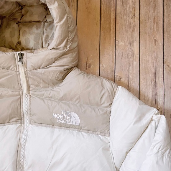 The North Face Women’s Nuptse Belted Mid Jacket In Gardenia White - Picture 3 of 11